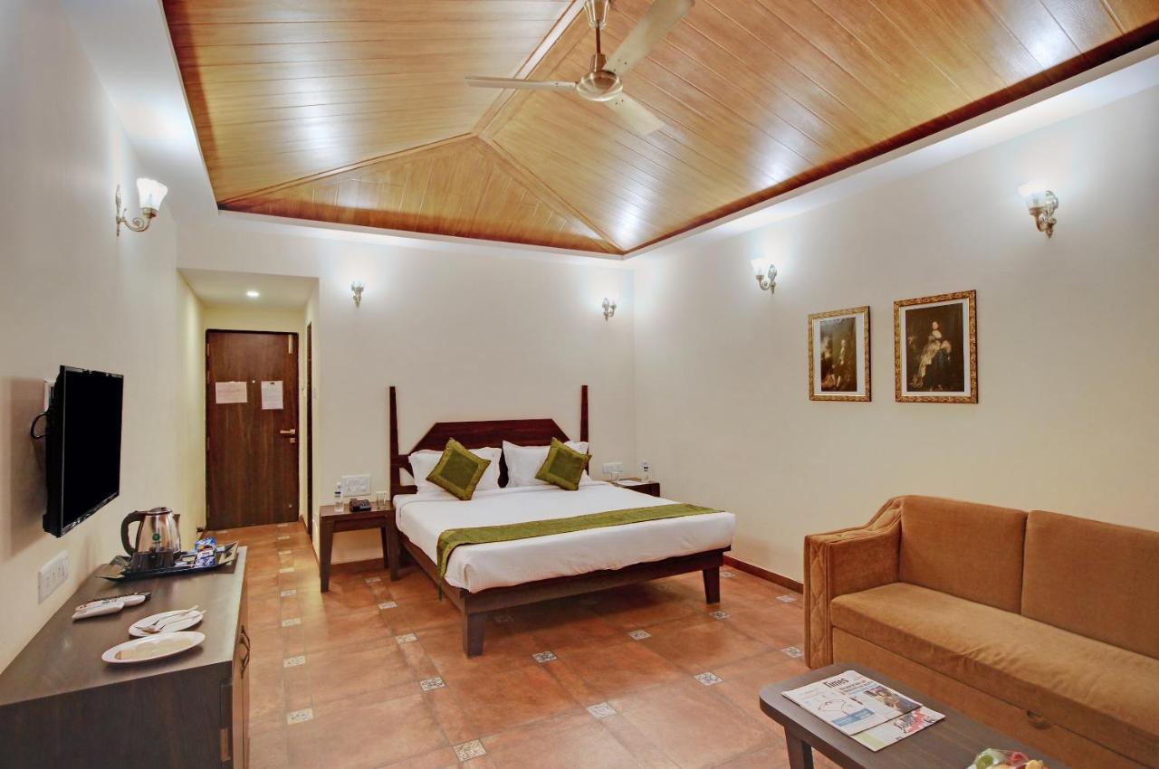 Double Room with Mountain View