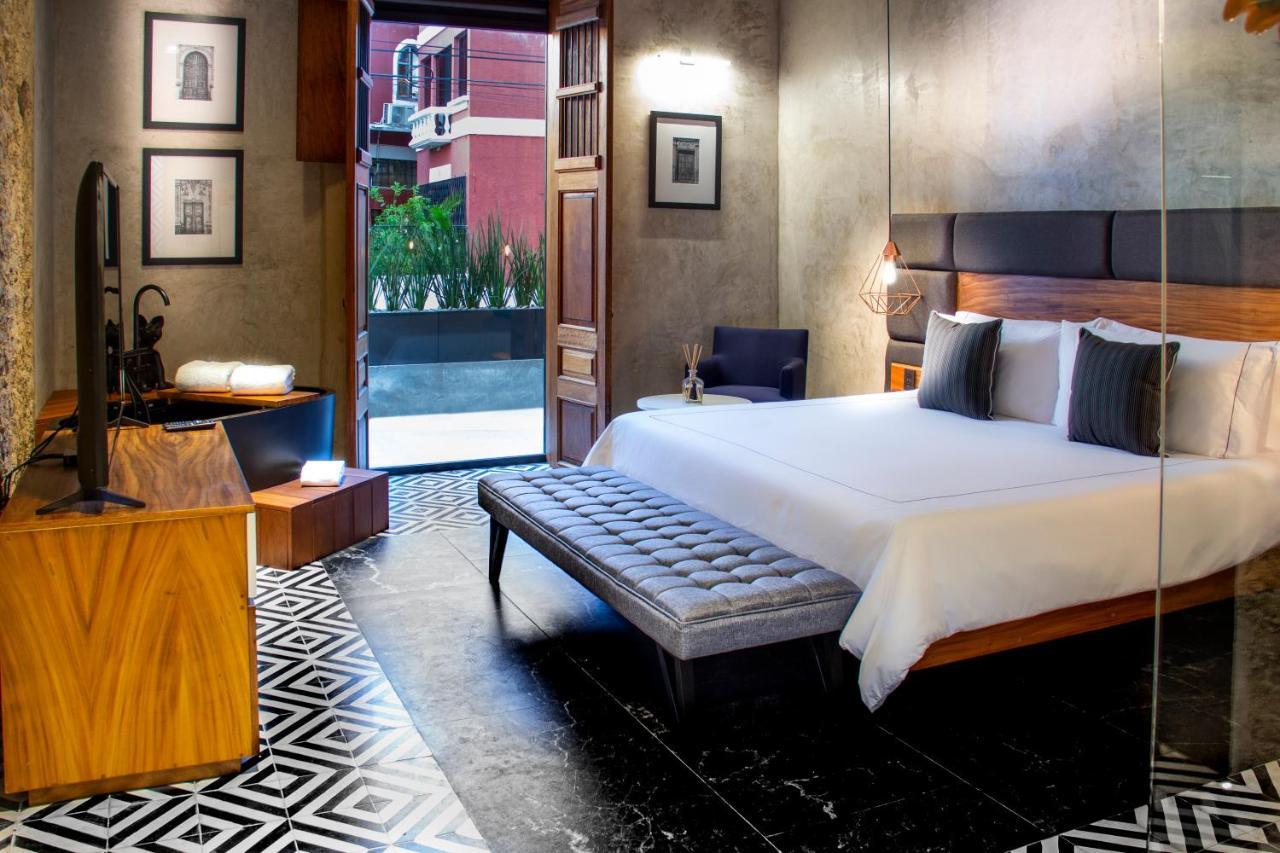 Deluxe King Suite