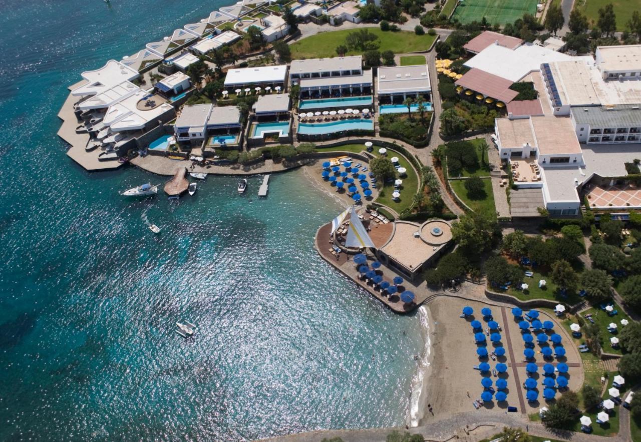 Luxury Suite Front Sea View with Shared Pool