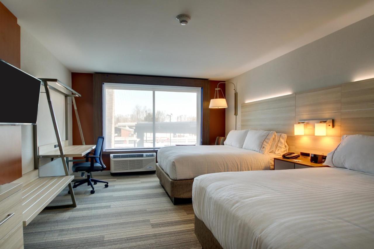 Standard Room Two Queen Beds