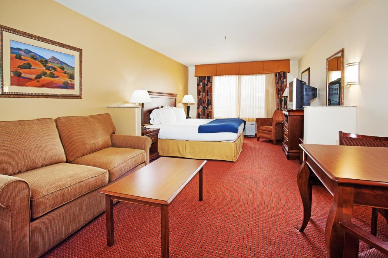 King Suite with Sofa Bed
