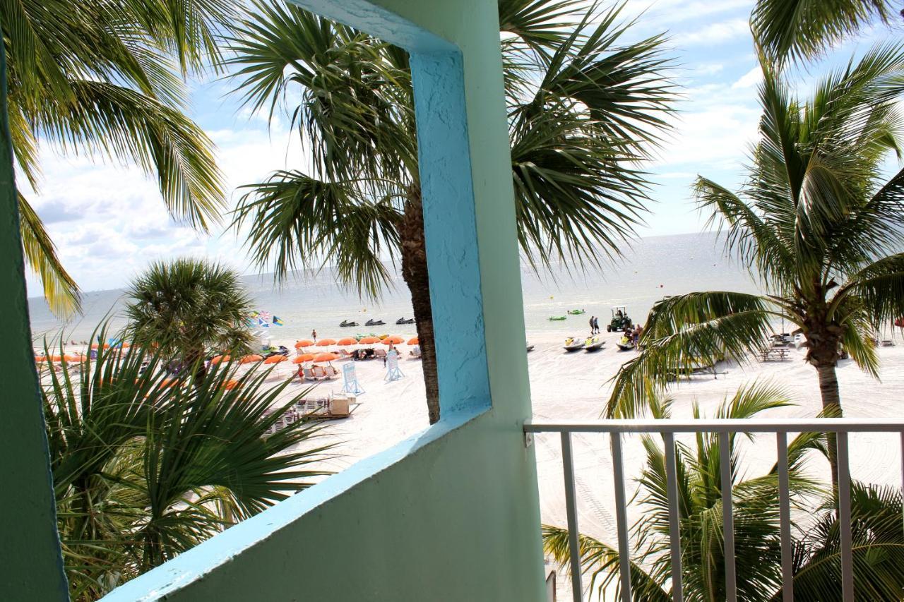 Beachfront King Bed Suite with Balcony