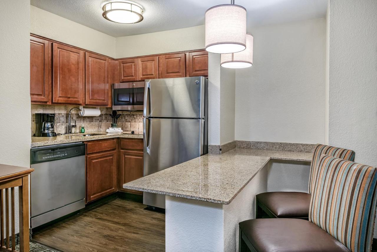 One-Bedroom King Suite