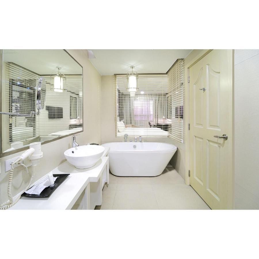 Fabulous Suite,1213902622:JPEG