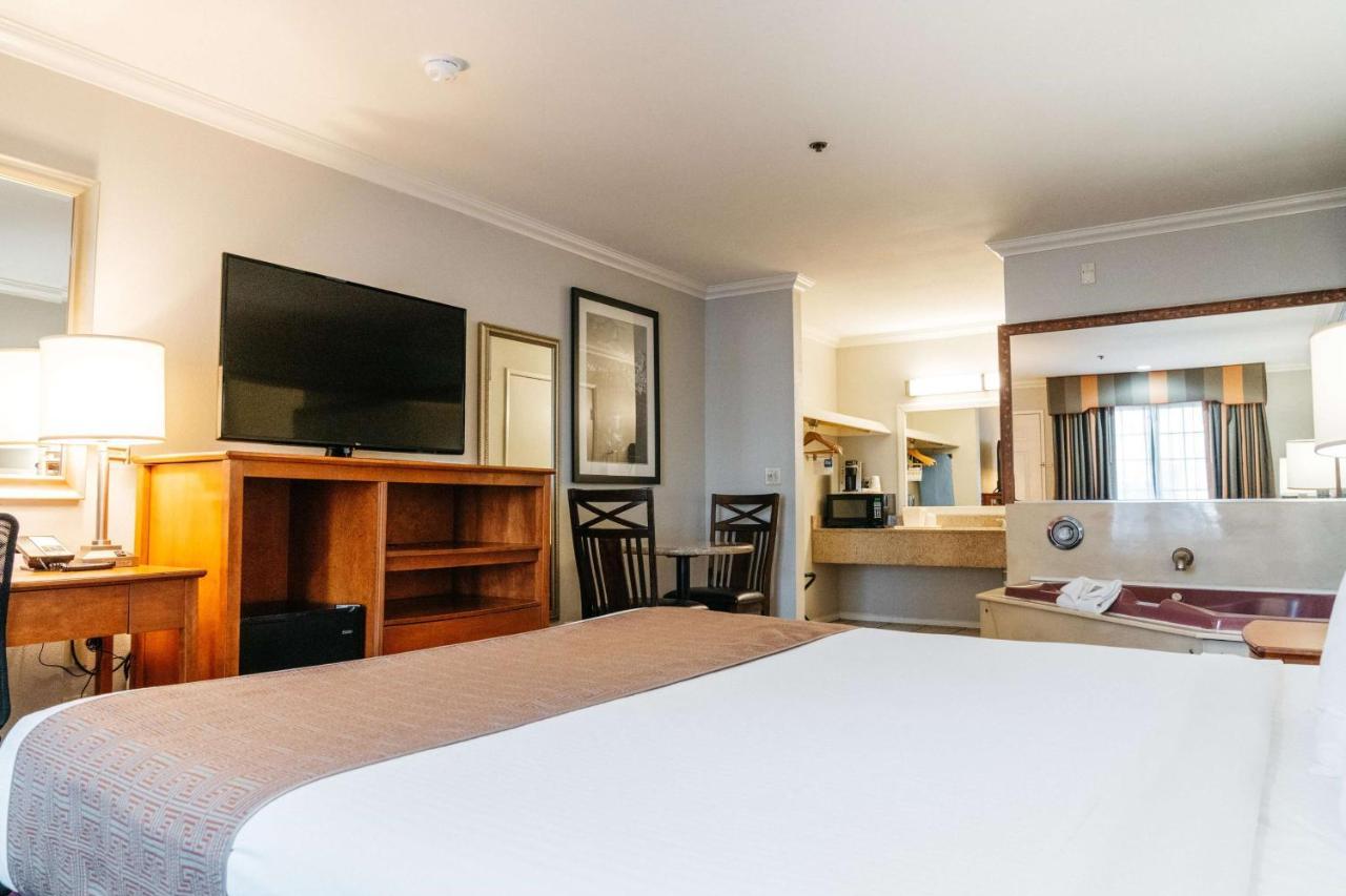King Room with Spa Bath
