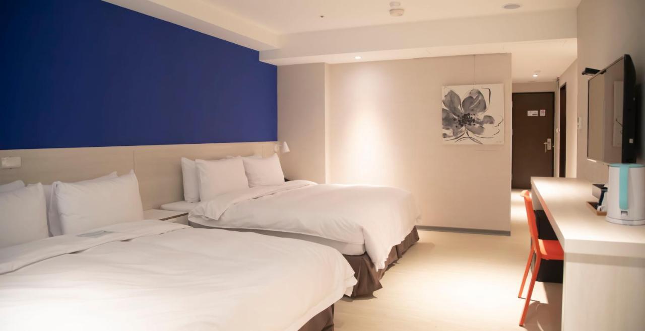 Deluxe Quadruple Room,985900279:JPEG