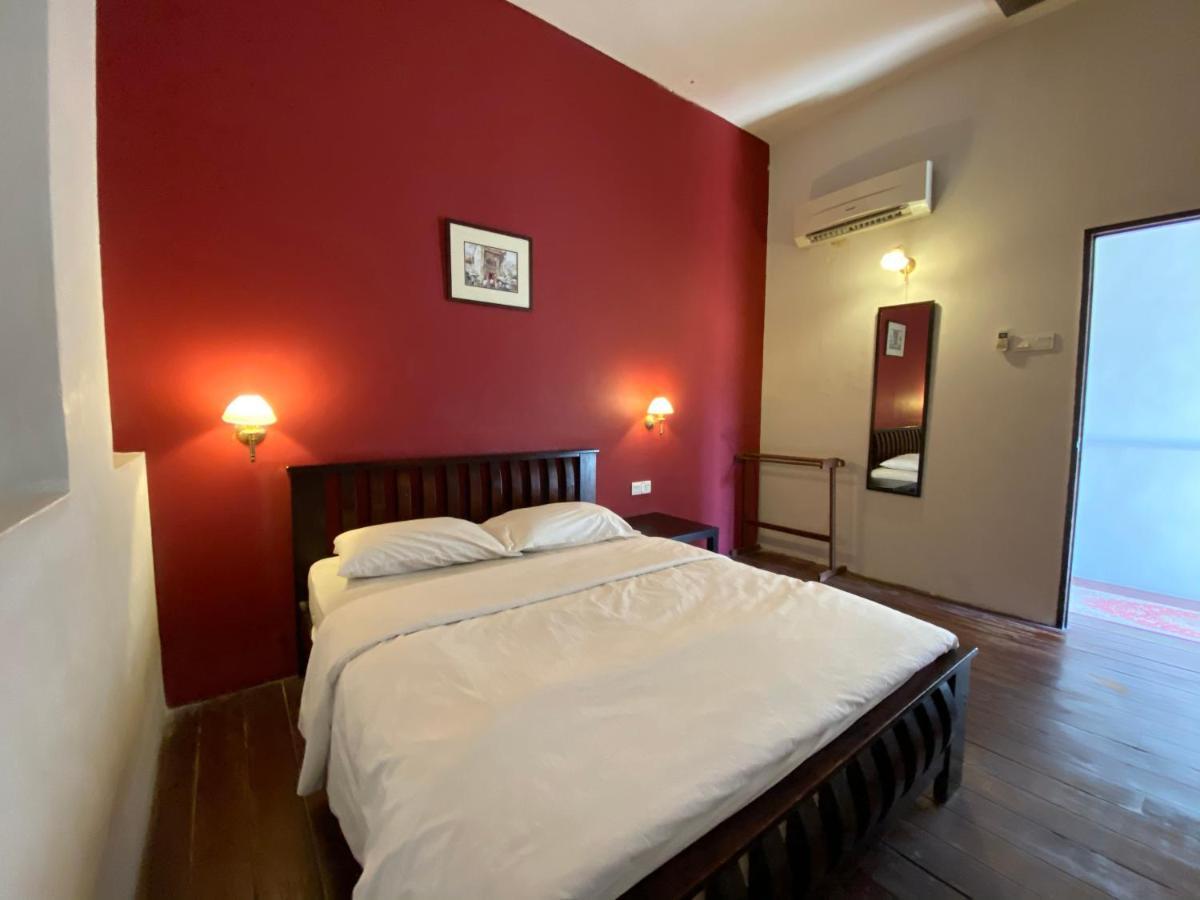 Double Room with Shared Bathroom