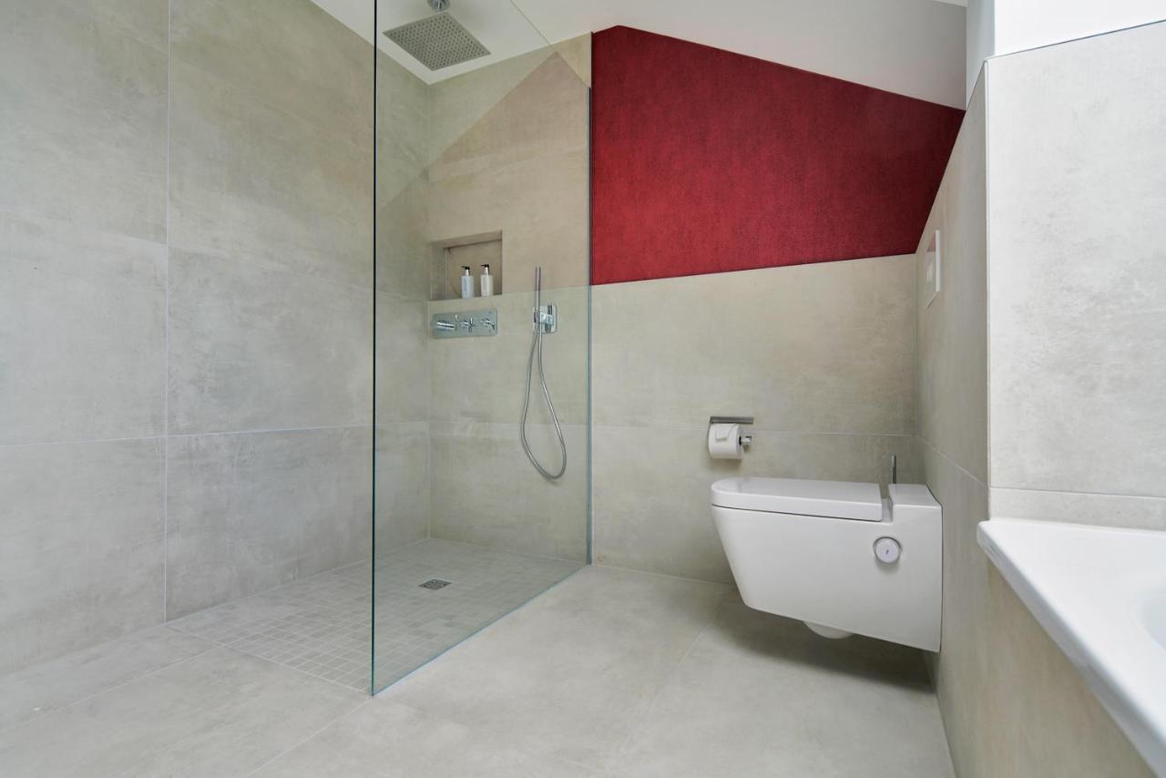 Superior King Suite