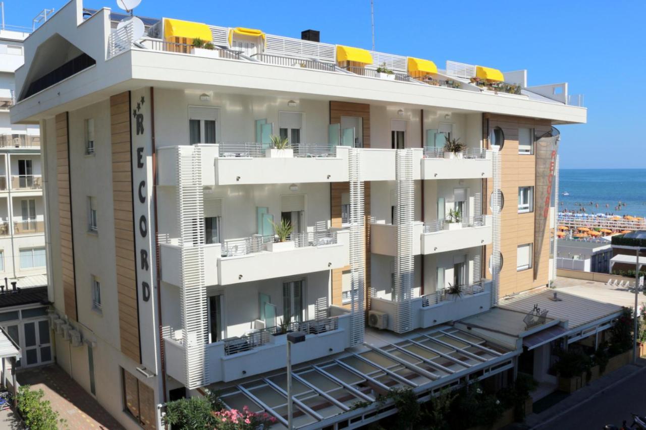 Superior Quadruple Room with Side Sea View