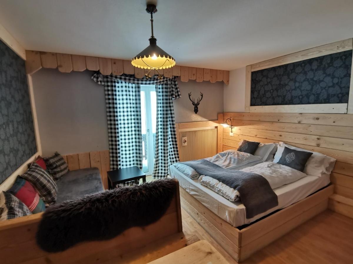Vierbettzimmer mit Balkon