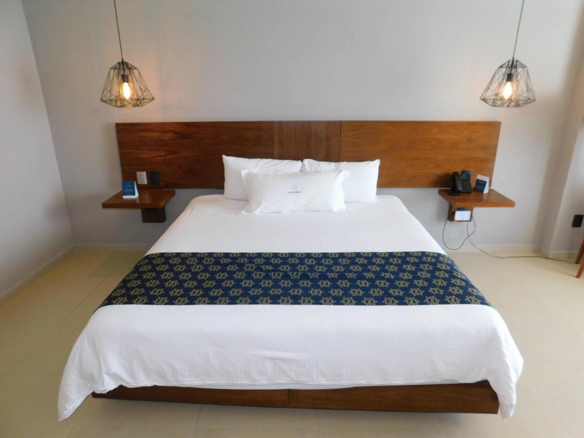 Habitación Estándar con vistas a la laguna - 1 cama extragrande