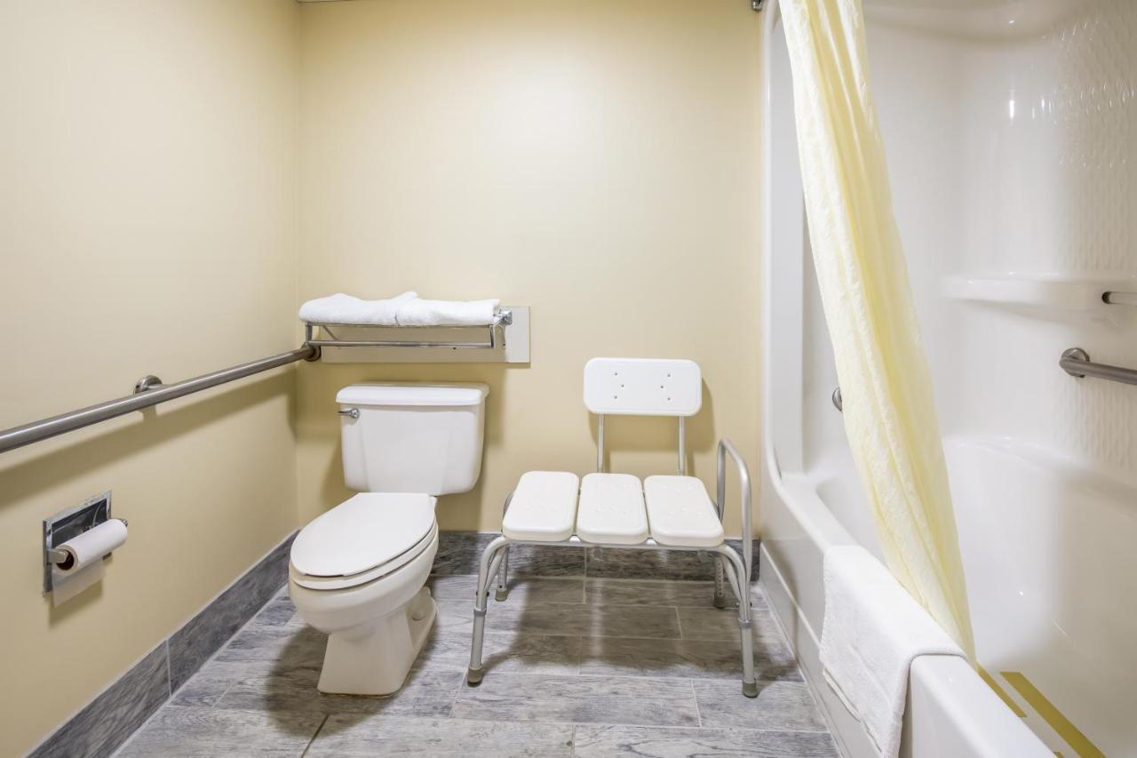 King Room - Accessible/Non-Smoking