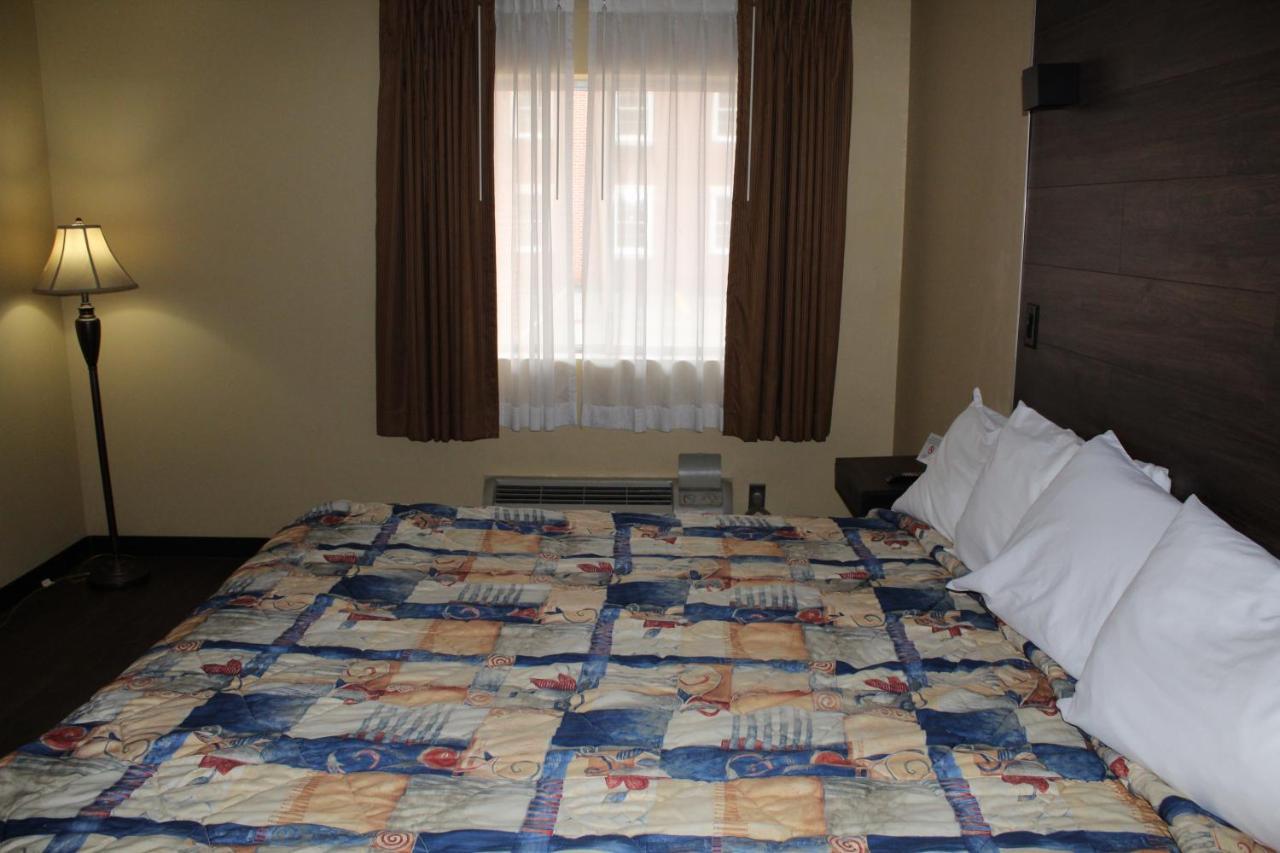 2 Queen Beds