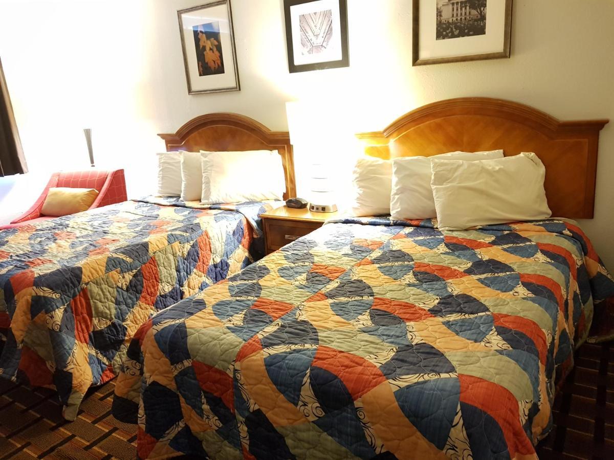 Double Room with Two Double Beds - Non-Smoking