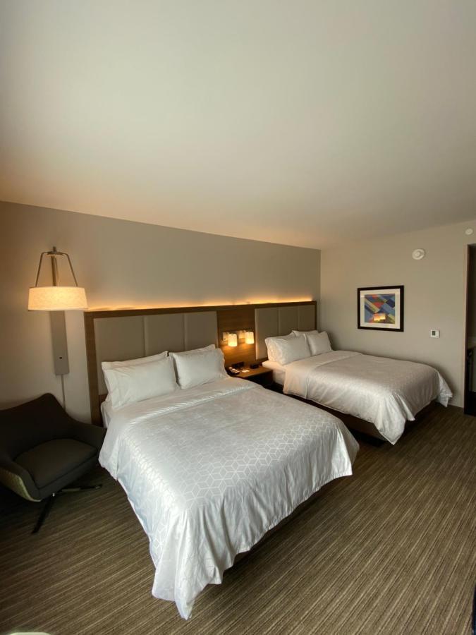 Standard Queen Room with Two Queen Beds