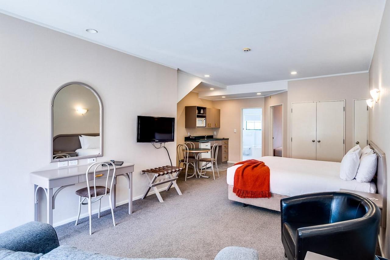 One-Bedroom Apartment,991159936:JPEG