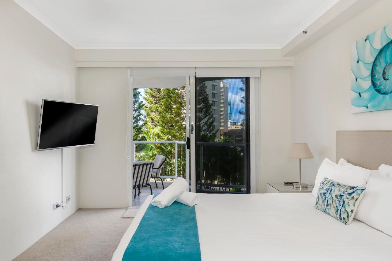 One-Bedroom Apartment with Garden View