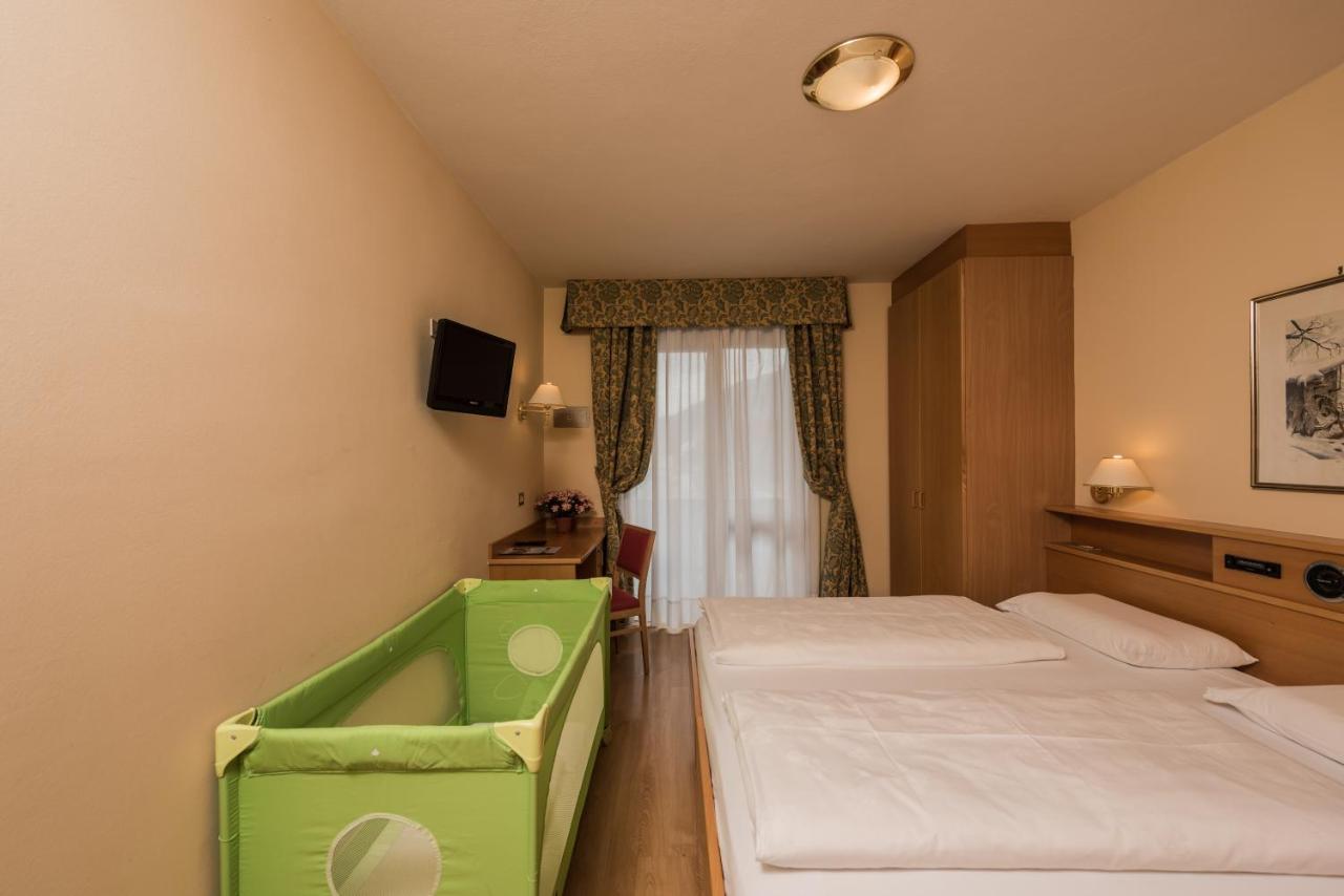 Doppelzimmer mit Balkon