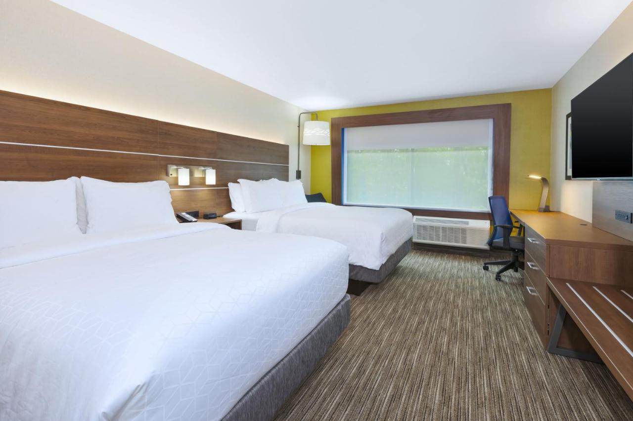 Standard Queen Room with Two Queen Beds