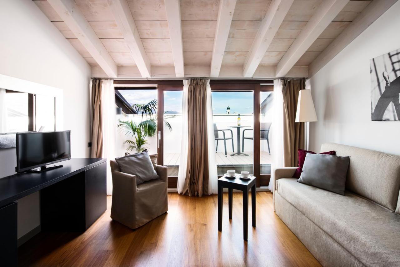 Suite with Lake View