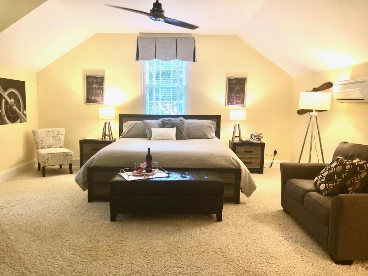 Deluxe King Suite