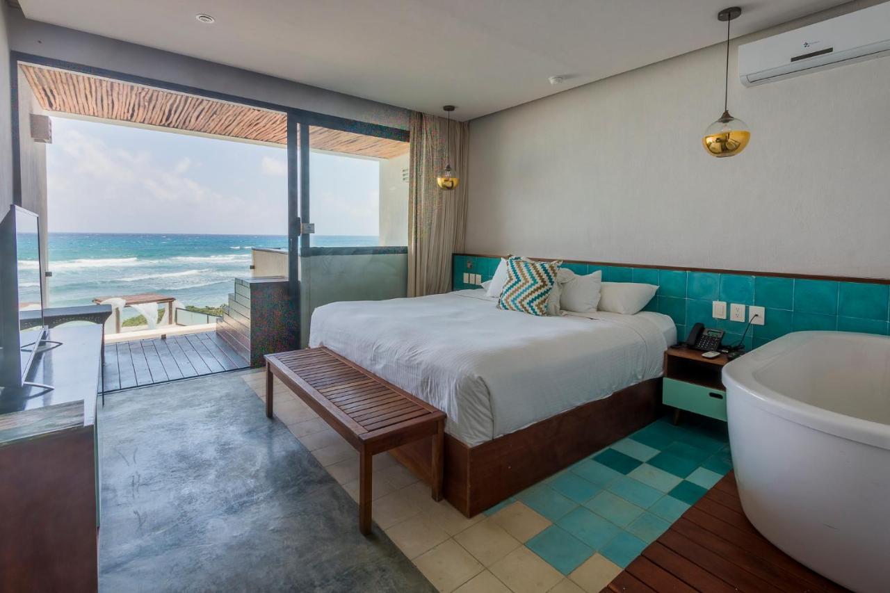 Honeymoon Suite Ocean Front Plunge Pool