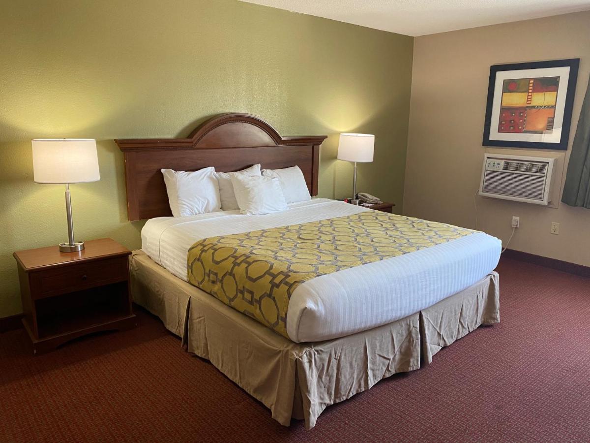 One-Bedroom Suite with 1 King Bed  Non-Smoking