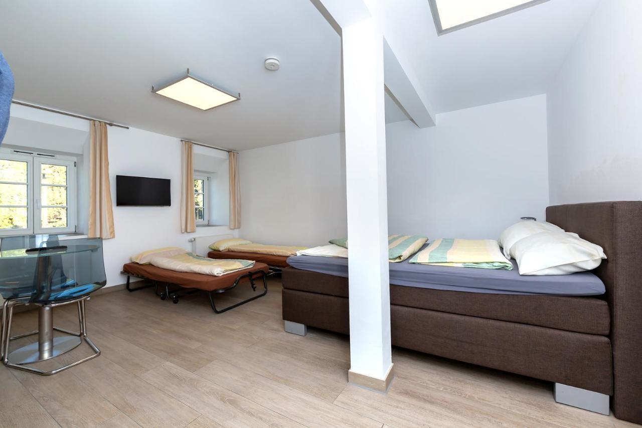 One-Bedroom Deluxe Apartment