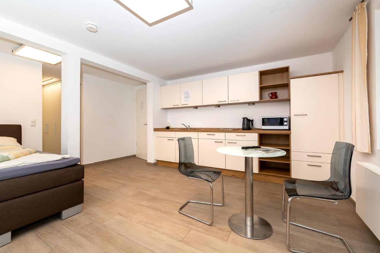 One-Bedroom Deluxe Apartment