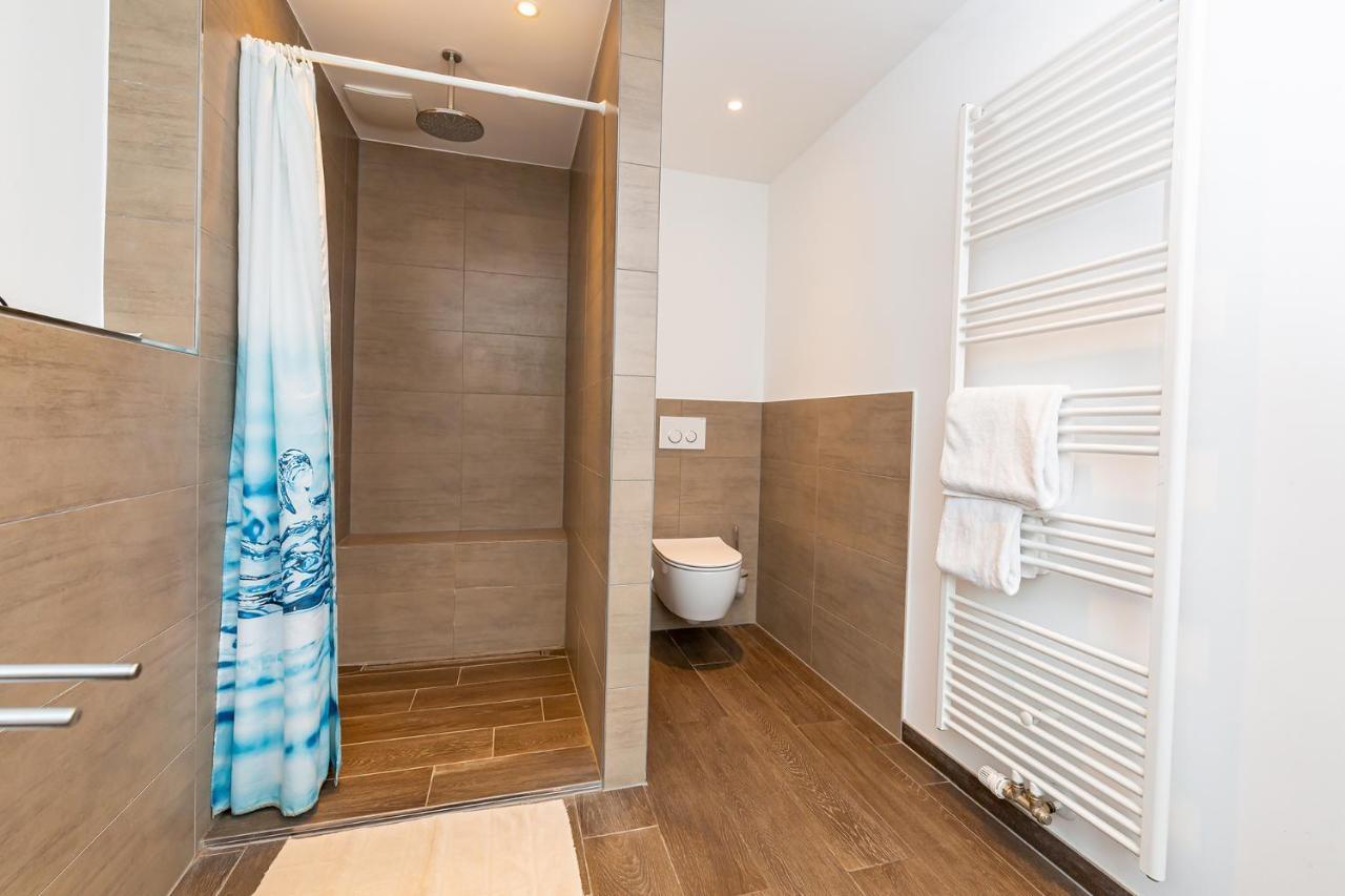 One-Bedroom Apartment 1