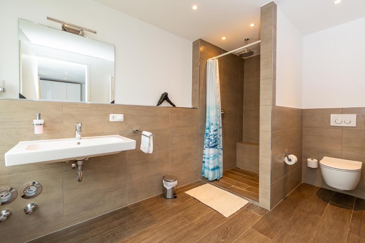 One-Bedroom Apartment 1