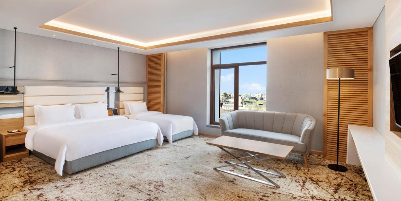 Deluxe Suite