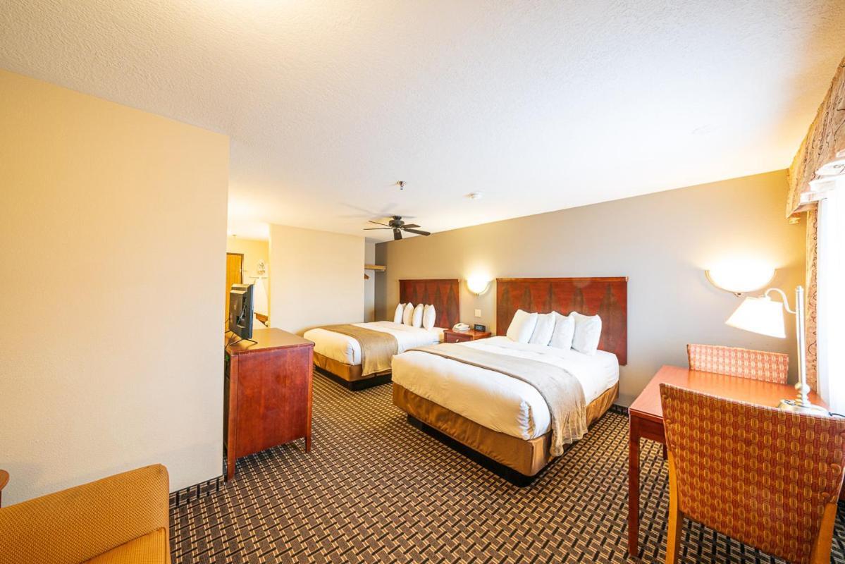 Queen Room with Two Queen Beds