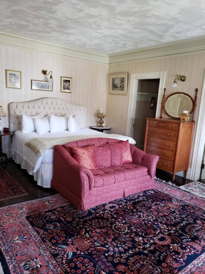 Sargent Room