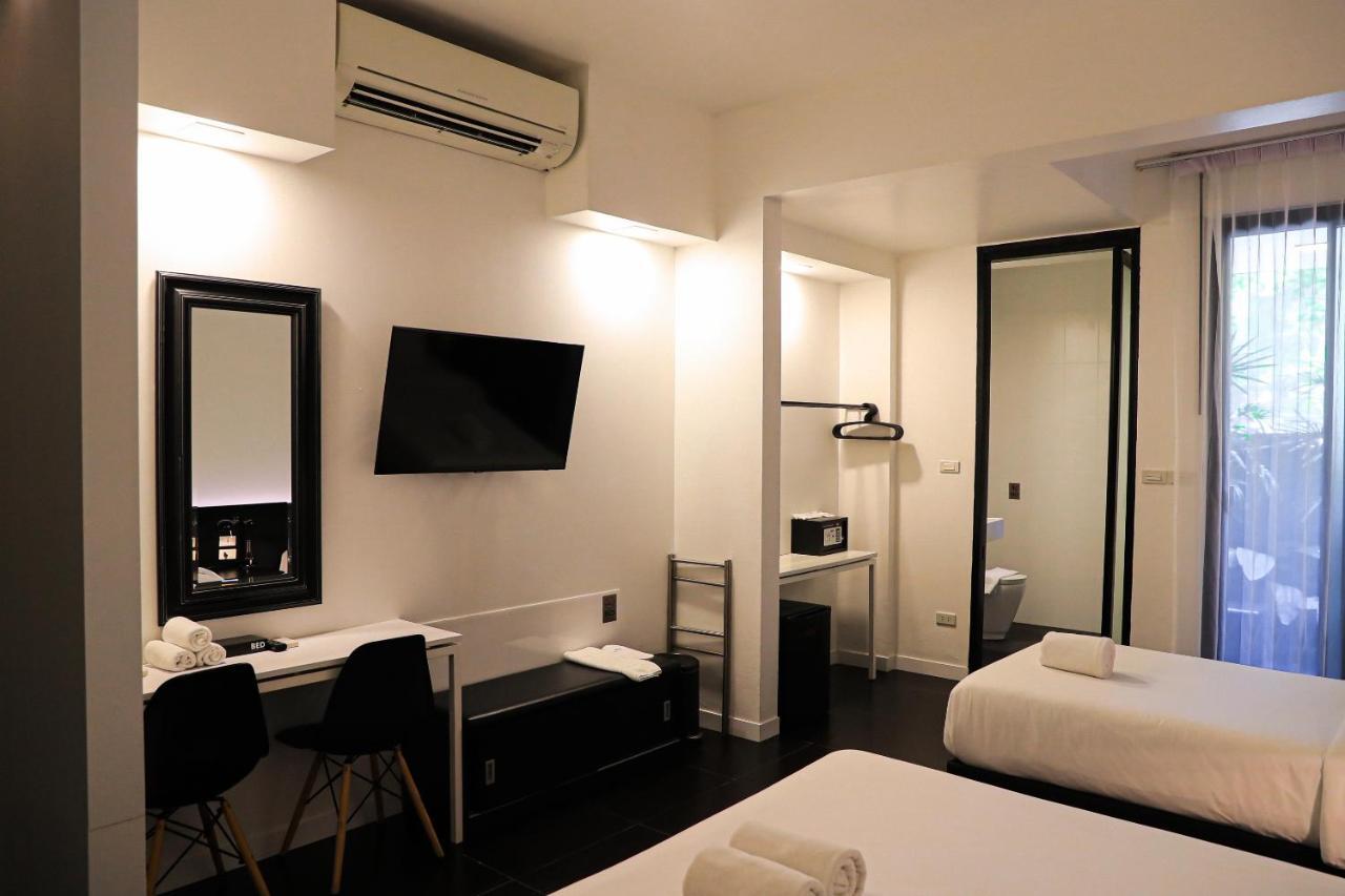 Triple Room with 1 Double Bed and 1 Single Bed
