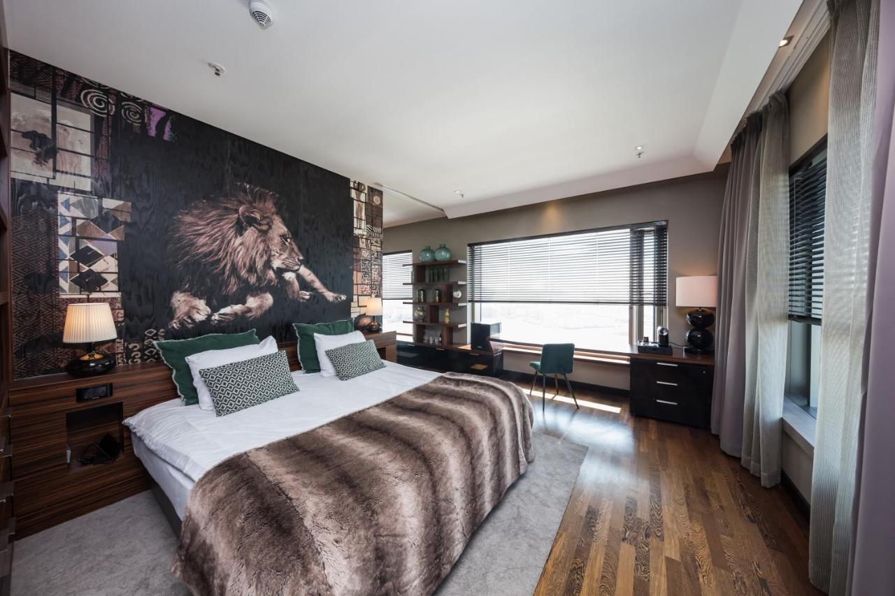 King Suite Spa Bath