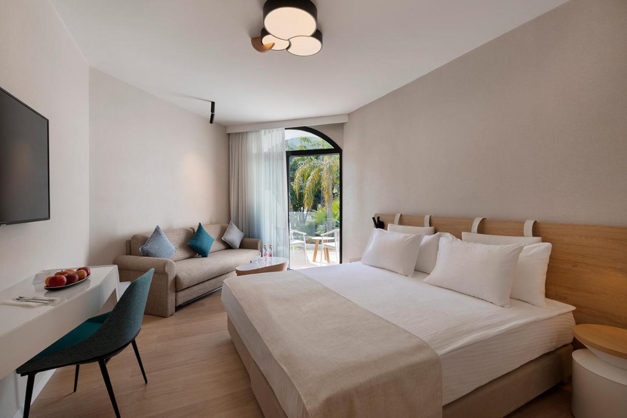Deluxe Room with Balcony