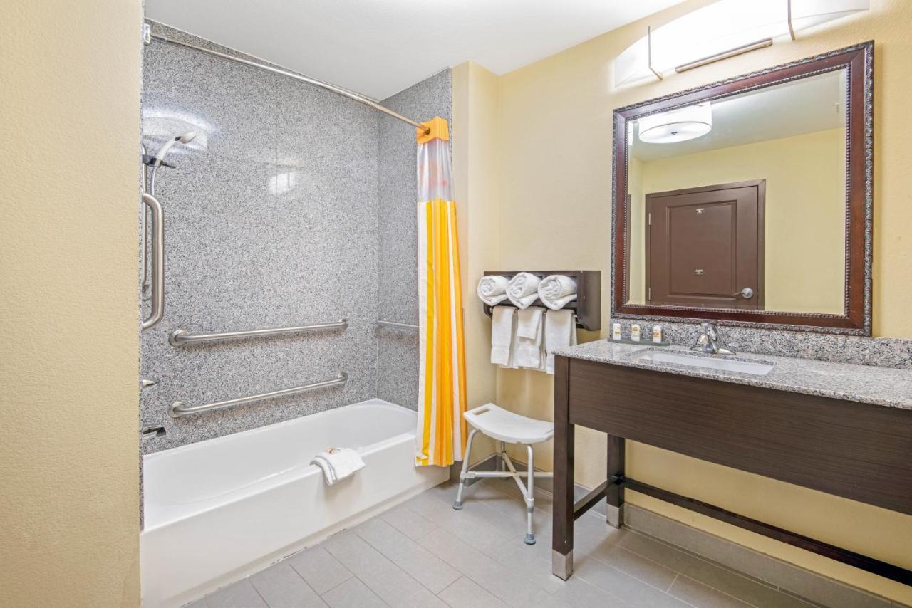 2 Queen Beds, Mobility/Hearing Impaired Accessible Room, Non-Smoking