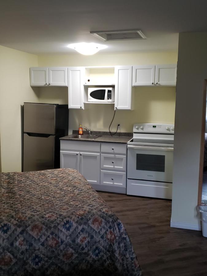 Deluxe Double Room (2 Adults + 1 Child)