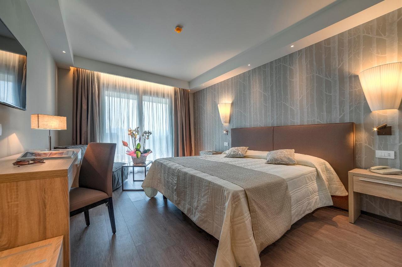 Deluxe Doppel-/Zweibettzimmer