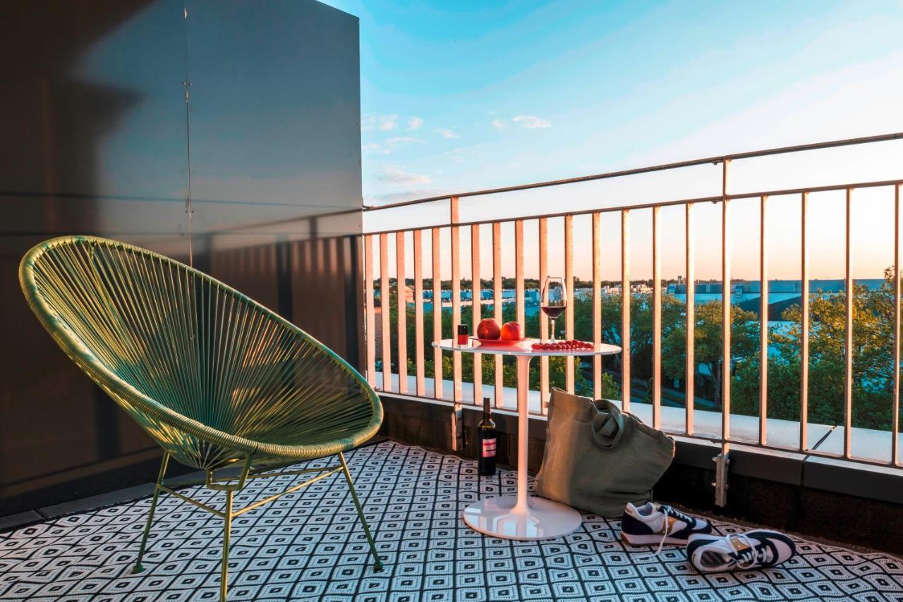 Standard Studio Balcony,999369195:JPEG