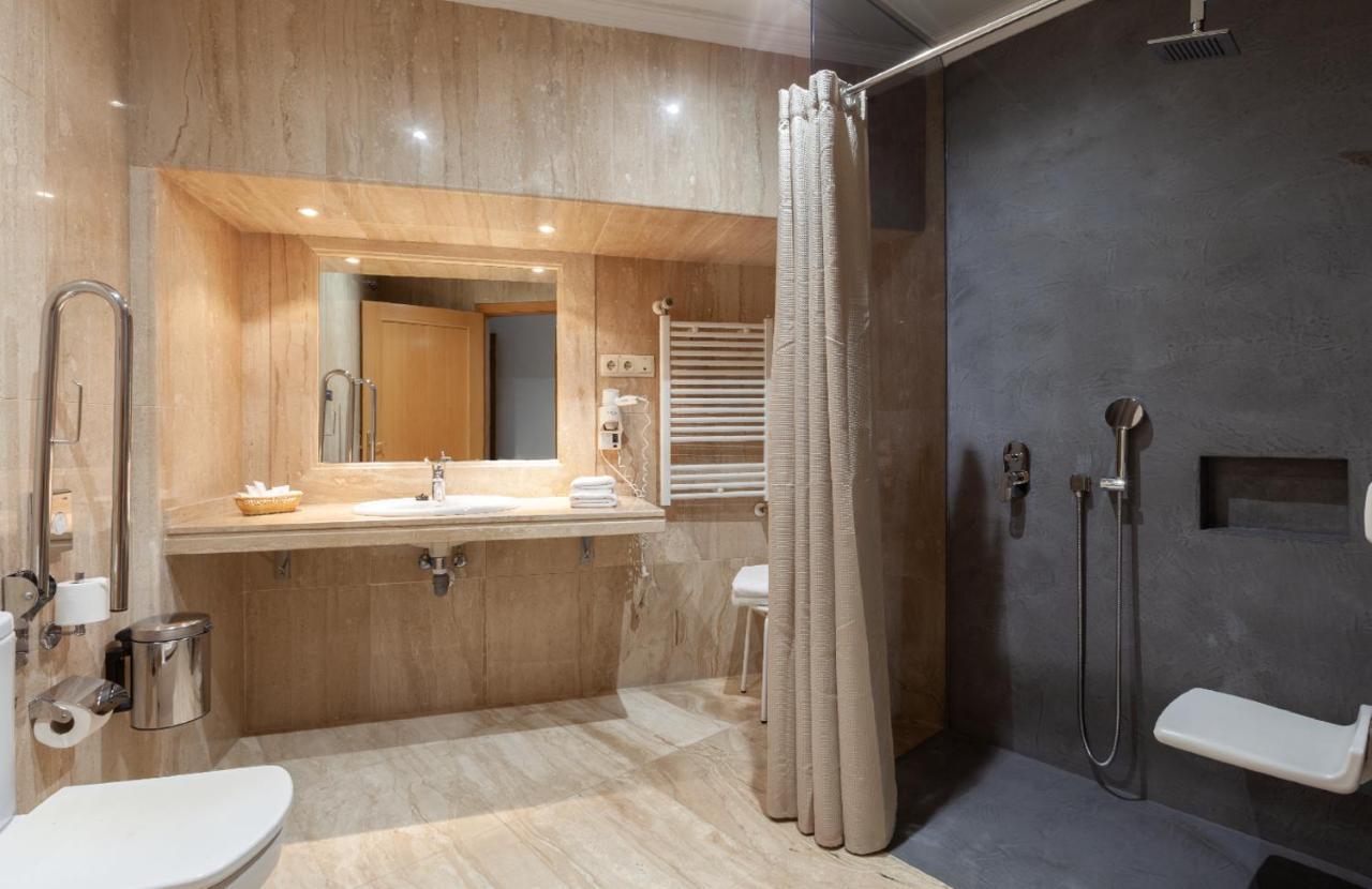 Premium Triple Room with Terrace and Puerta del Sol Views