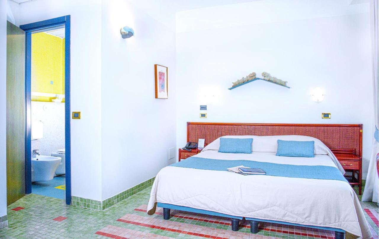Double Room with Partial Sea View and Terrace