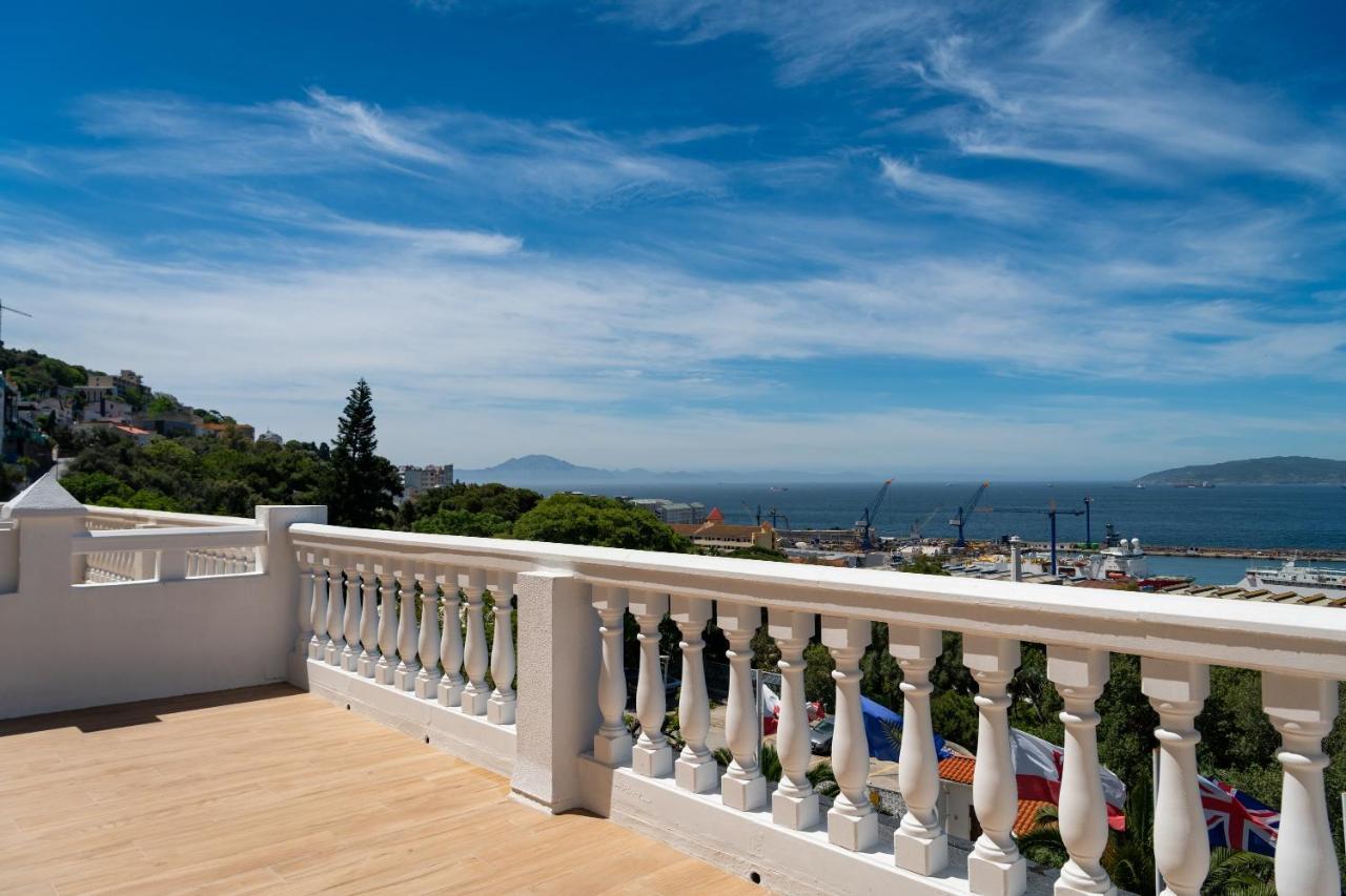 Grand Suite met Terras en Uitzicht op Zee