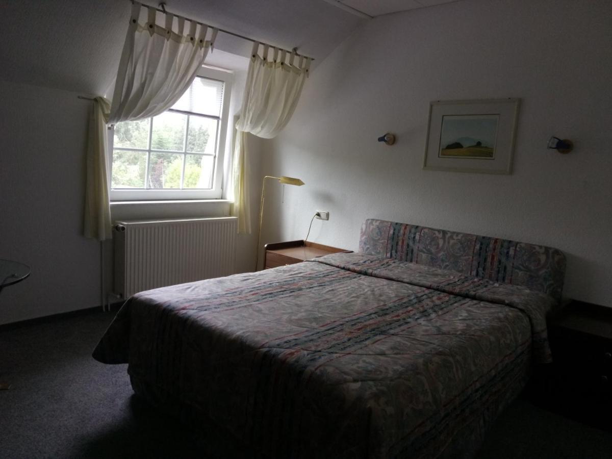 Doppel-/Zweibettzimmer mit eigenem Bad