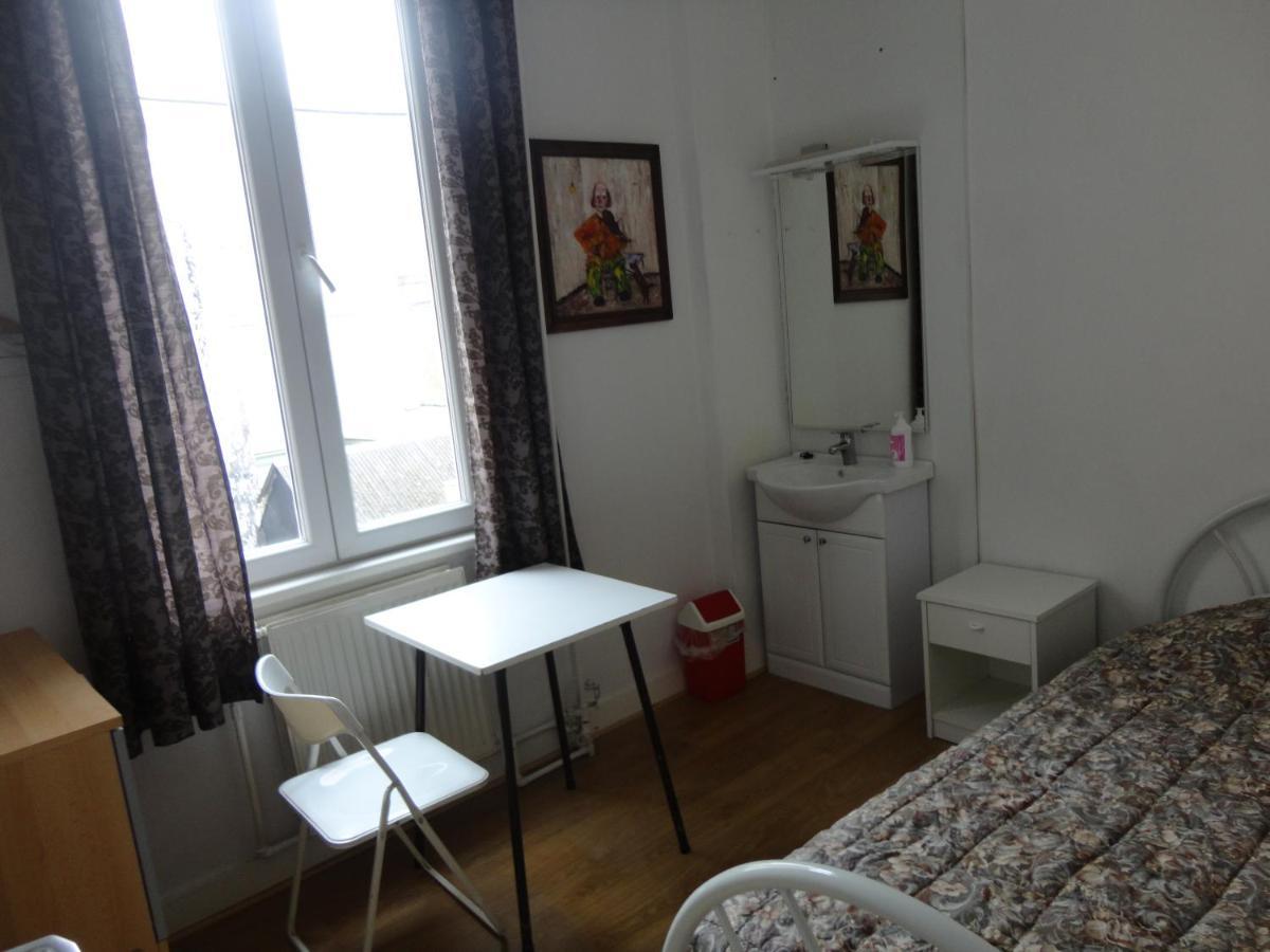 Standard Single Room with Shared Bathroom