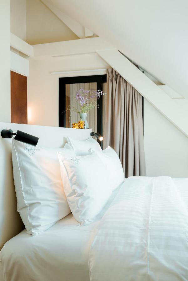 Tiny Room with Balcony,998483409:JPEG