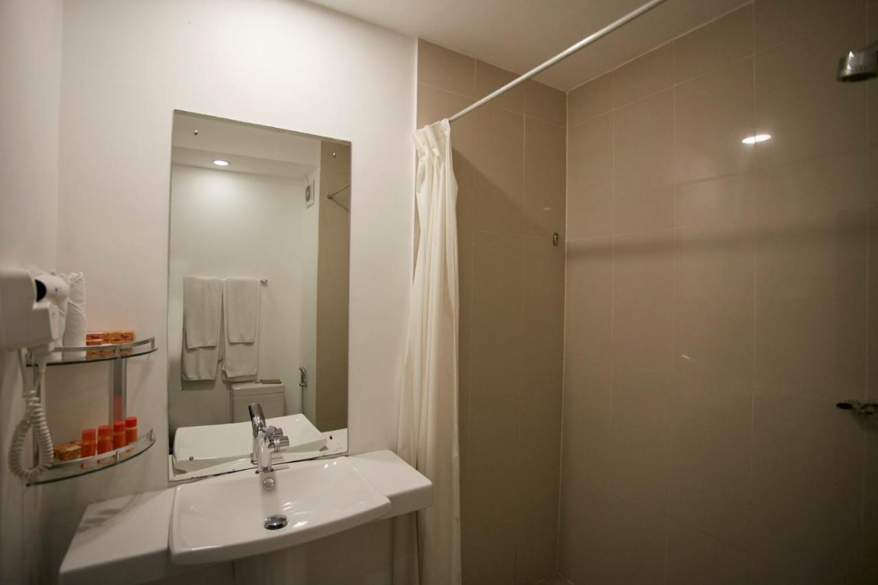 Deluxe Room F&B | Early check & Late check-out upon availability