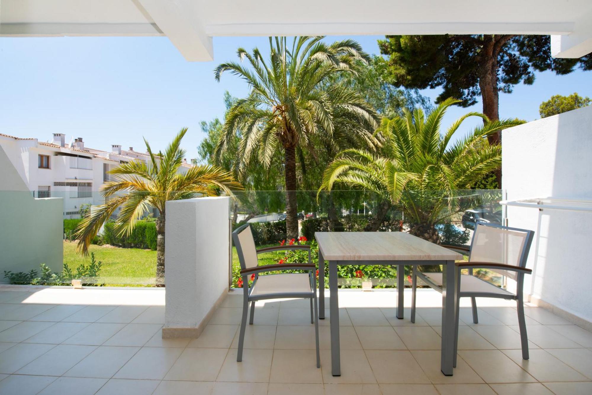 Comfort Apartment with Garden View
