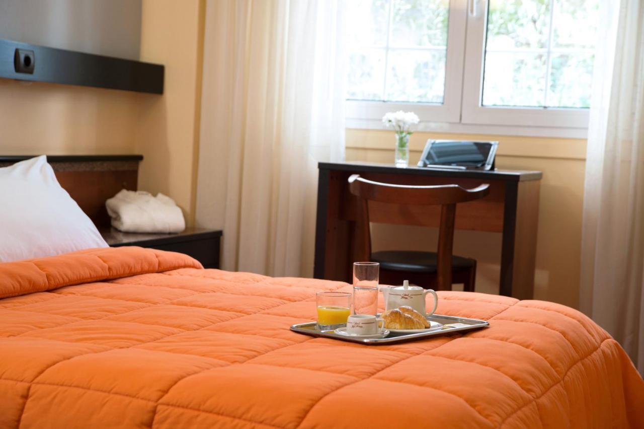 Small Double Room,1084972483:JPEG